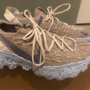 NIKE SPACE HIPPIE 04